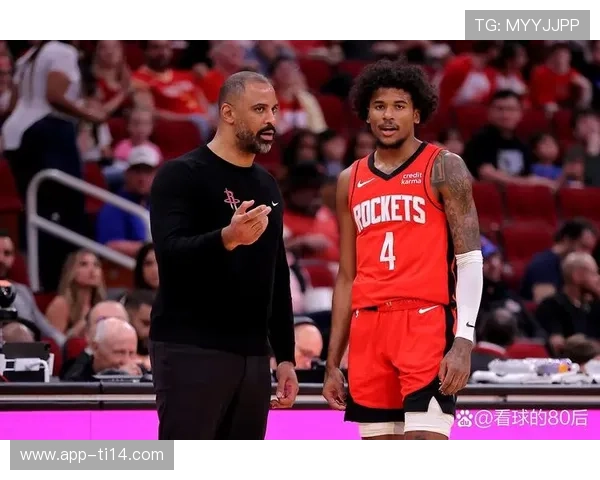 朗斯老将托万焕发第二春,5球2助攻成半程黑马关键引擎。 朗斯老将托万焕发第二春,5球2助攻成半程黑马关键引擎。